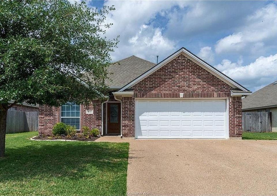 1st image of 915 Crystal Dove Ave