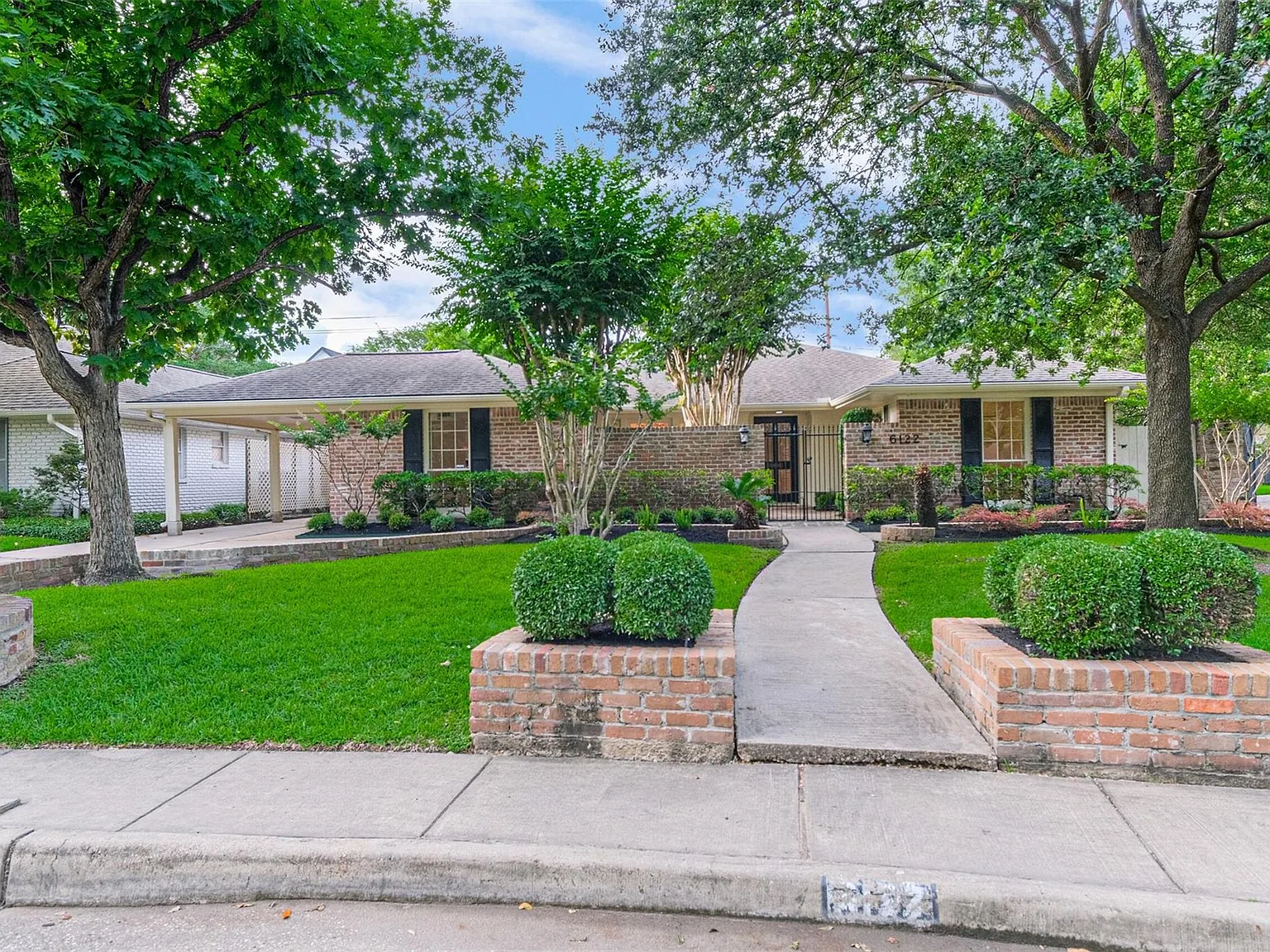 4 bed, 3.0 bath, 2905 sqft, $4,995 — Photo 3