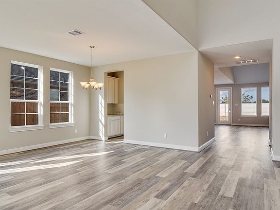 4th image of 2213 Rocky Shores Ln