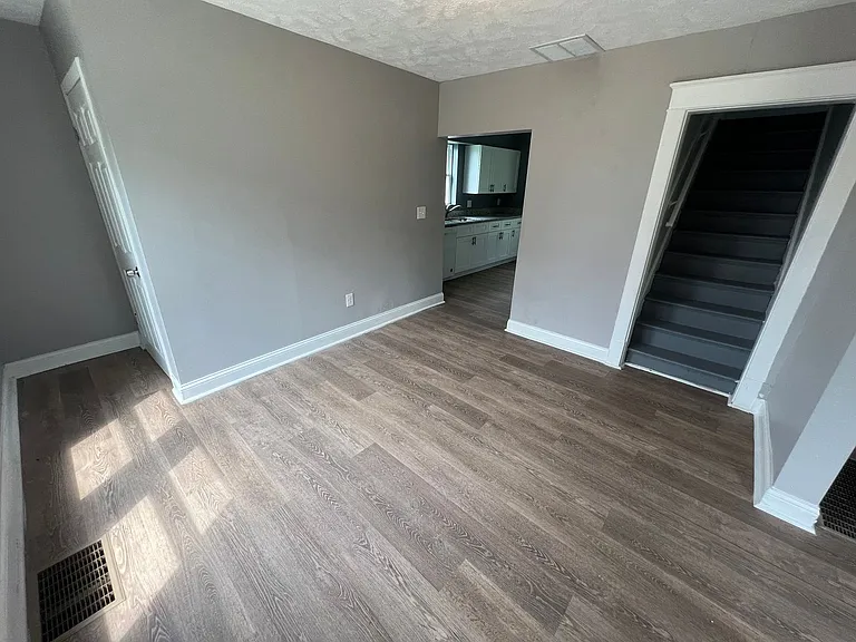 2538 4th Ave — Photo 5