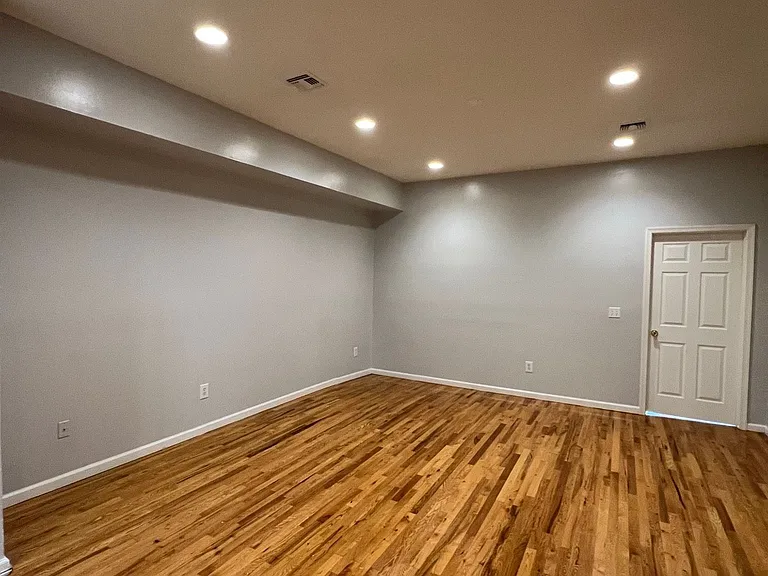 462-Abbington Apartments, LLC — Photo 3