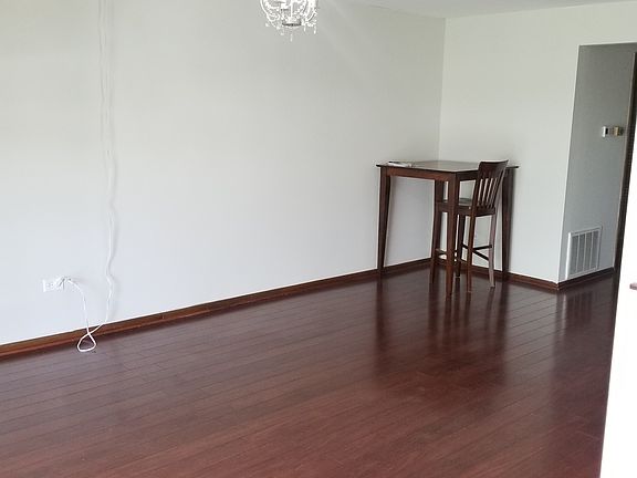 2nd image of 4824 W 122nd St APT 3E