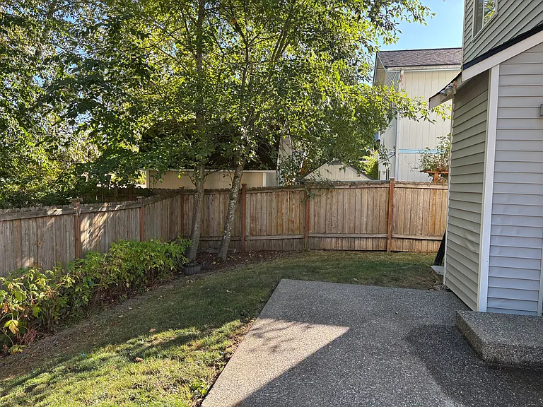3300 Rosewood St — Photo 13