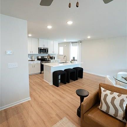 3rd image of 200 Harrell Way