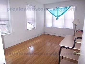 2nd image of 32 Reedsdale St #Cm6