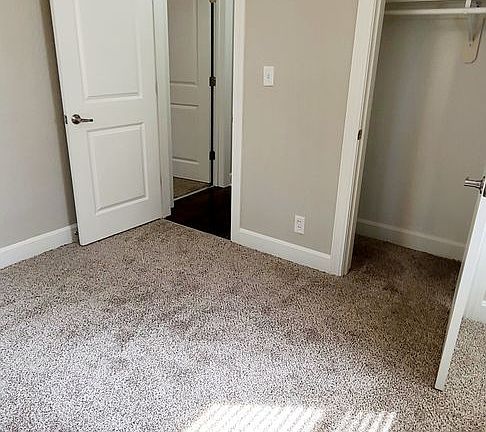 5th image of 4440 Roanoke Pkwy #4445-105