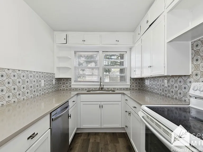 636 N Bluff Ave — Photo 5
