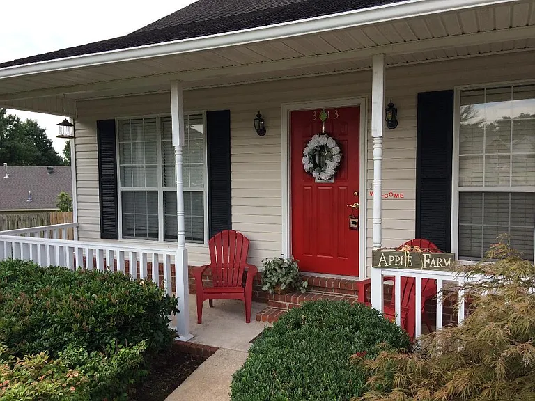 3613 Savannah Cir — Photo 1