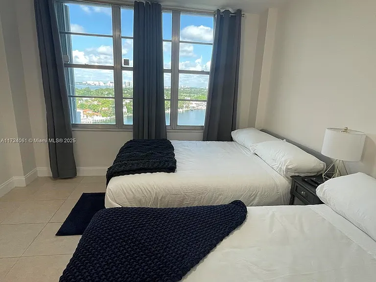 5151 Collins Ave #1722 — Photo 5