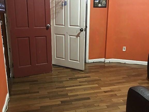 4th image of 414 Saratoga St