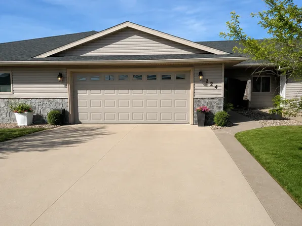 224 25th St SE, Willmar, MN 56201