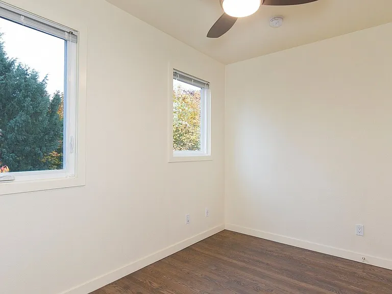48th Street Apartments — Photo 17