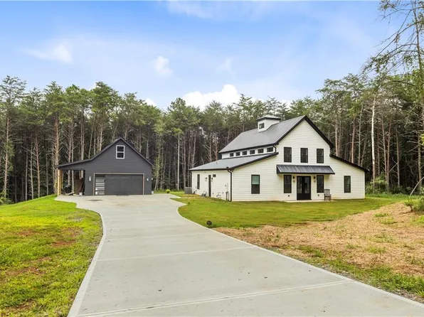 24 Plantation Rd NW, Adairsville, GA 30103