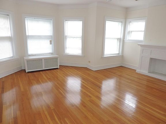 2nd image of 733 Hinman Ave APT 2W