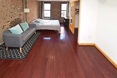 Rented by Ledvech Group