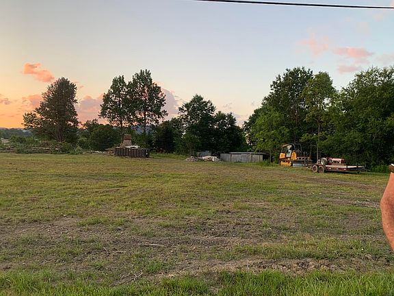 2nd image of 207 Craft Ln