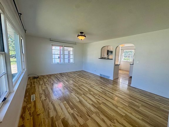 3rd image of 210 24th St NE
