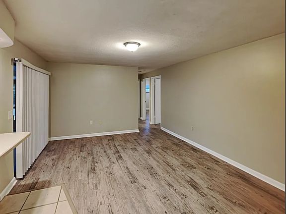 5th image of 3051 Bay Tree Dr