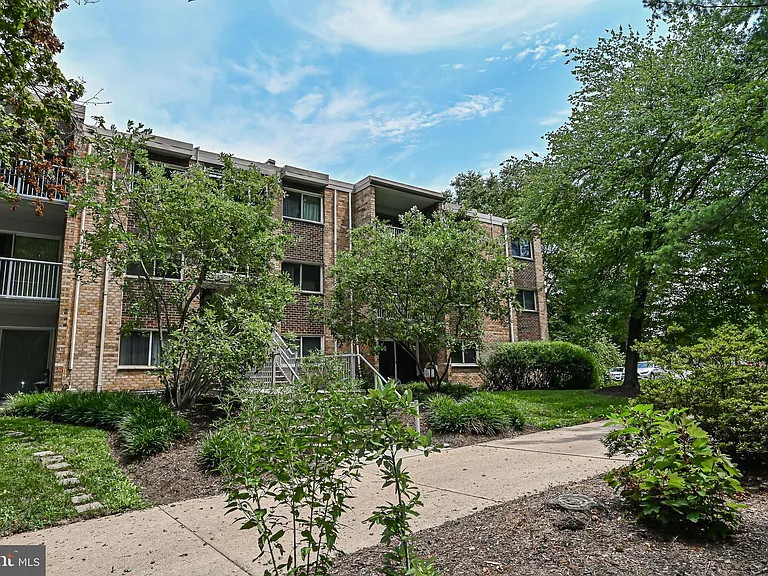 8000 Le Havre Pl #12 — Photo 18