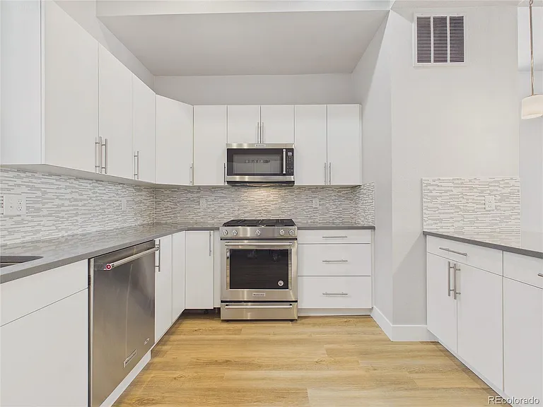 1632 Lowell Blvd #5 — Photo 15
