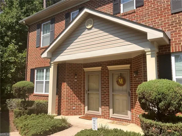 322 Holyoke Ln, Chesapeake, VA 23320