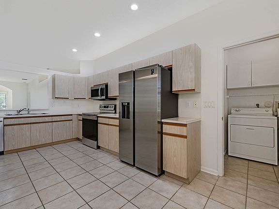 2nd image of 5720 Emerald Cay Ter #5720