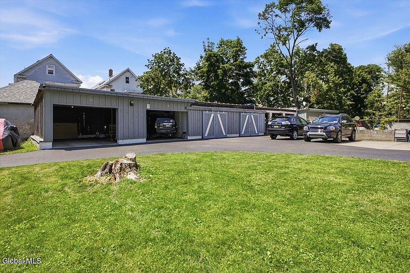 3rd image of 20 Alden Avenue