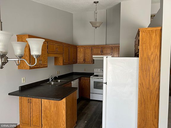 5th image of 6420 Starlite Cir NE