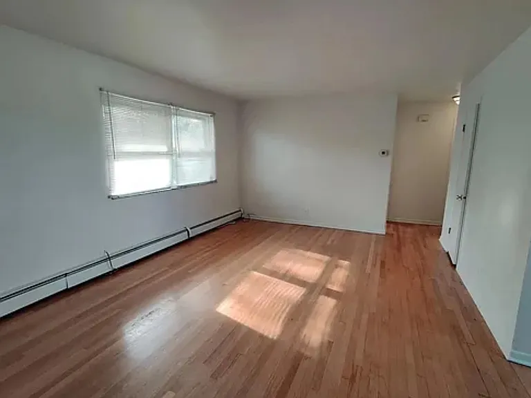 568 Pershing Ave #E — Photo 1