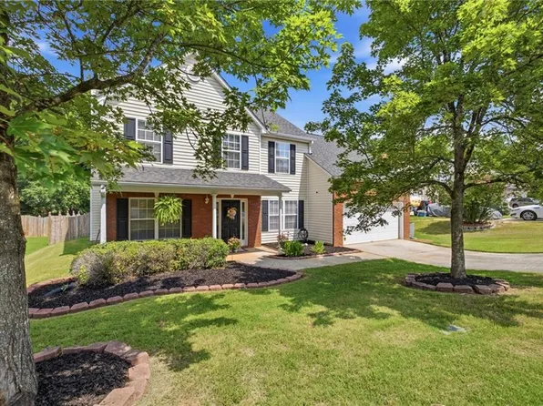 3456 Garden Manor Dr, Loganville, GA 30052
