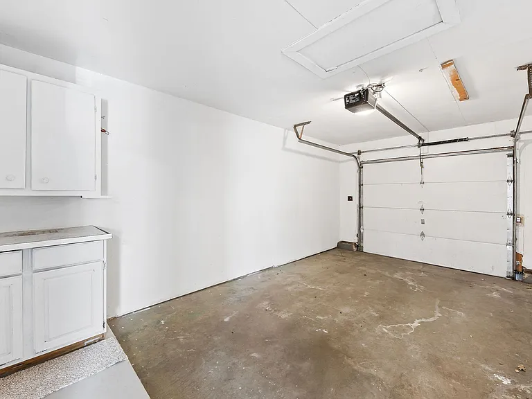 1960 Liberty Pl — Photo 13
