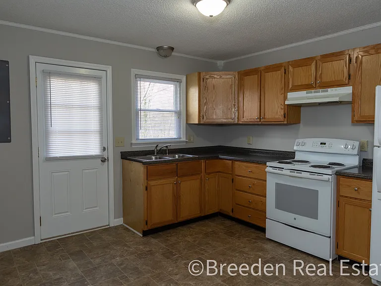1466 Kennedy Dr #F — Photo 3