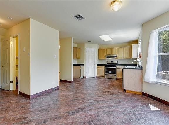 4th image of 12708 Parkland Dr