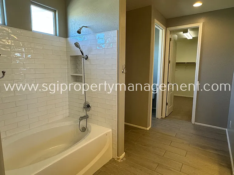 21080 W Almeria Rd — Photo 7