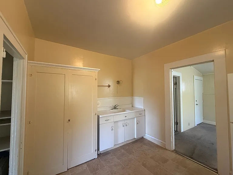 1240 Randolph St #B — Photo 6