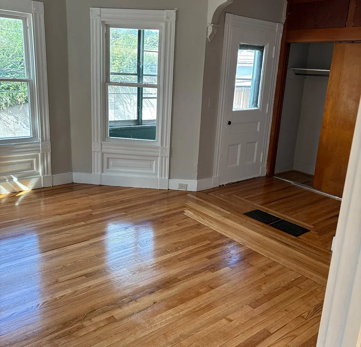 3 bed, 1100 sqft, $1,949 — Photo 3