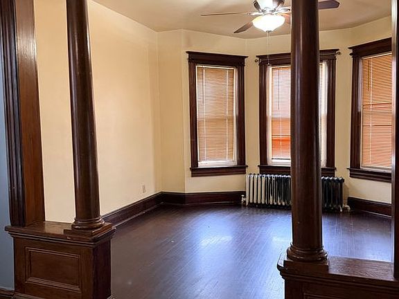 4th image of 90 Woodlawn Ave #2