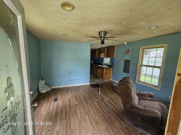 4th image of 315 S Gentry St