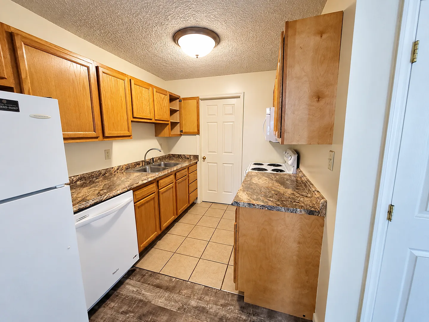 621 Park Street — Photo 2