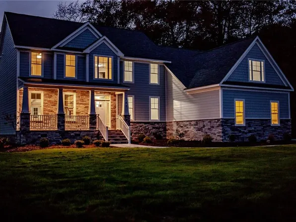 102 Connor Dr, Yorktown, VA 23692