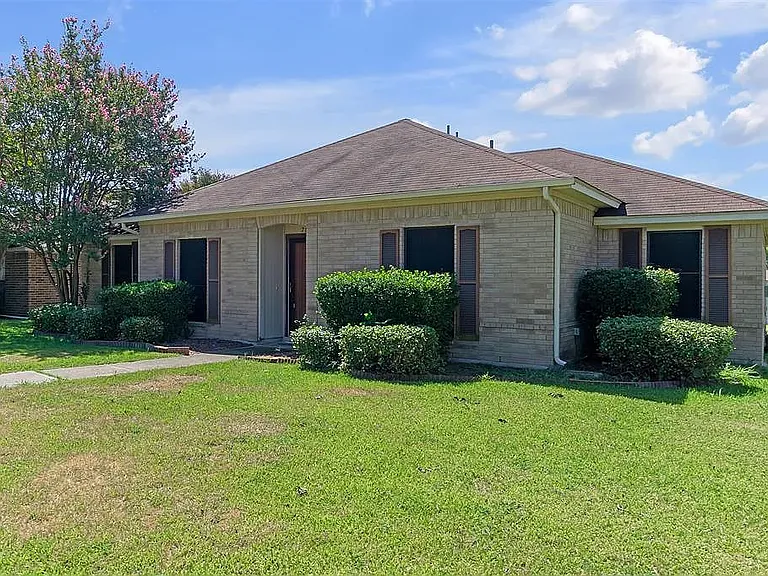 7800 Cornell Dr — Photo 1