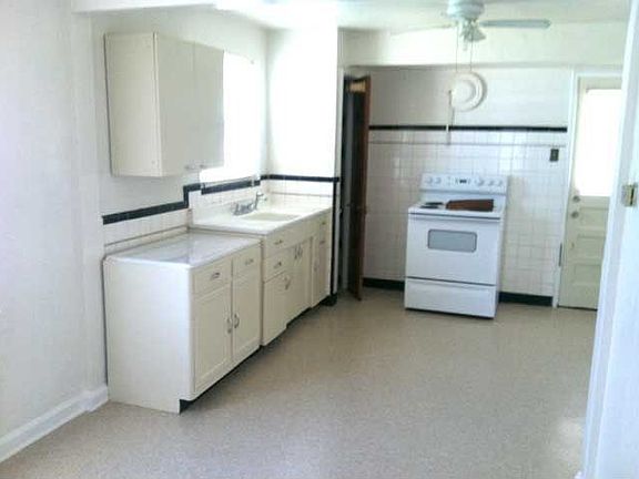 2nd image of 5640 Sunbury Ave