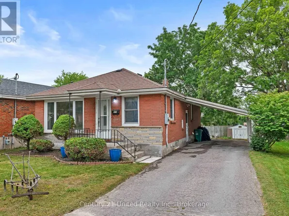 377 Chesterfield Ave, Peterborough, ON K9H 4X8