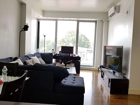 Sold by Remax Edge | media 8