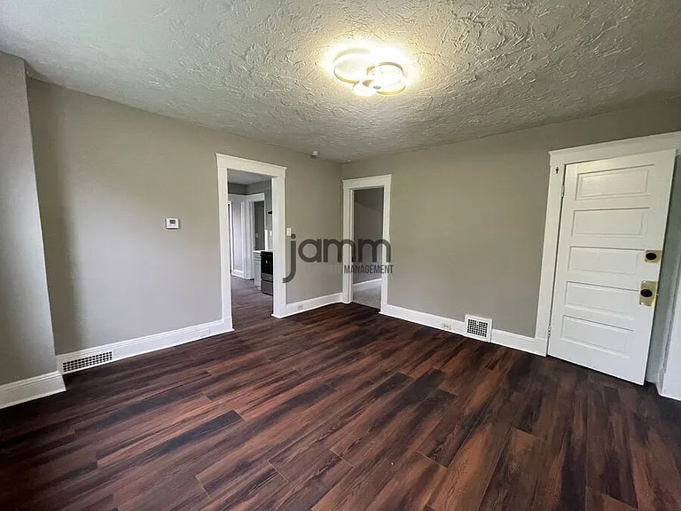 2024 W 104th St #2024 W 104TH ST UPP — Photo 11