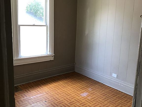 4th image of 2749 Darien St #B