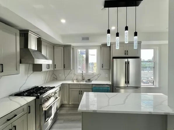 18 Dunreath St Suite 3, Roxbury, MA 02119