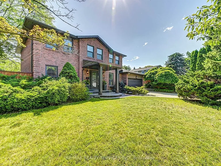 1570 Tipperary Ct — Photo 2