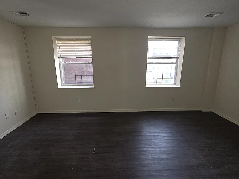 201 Tonnelle Ave #B — Photo 3