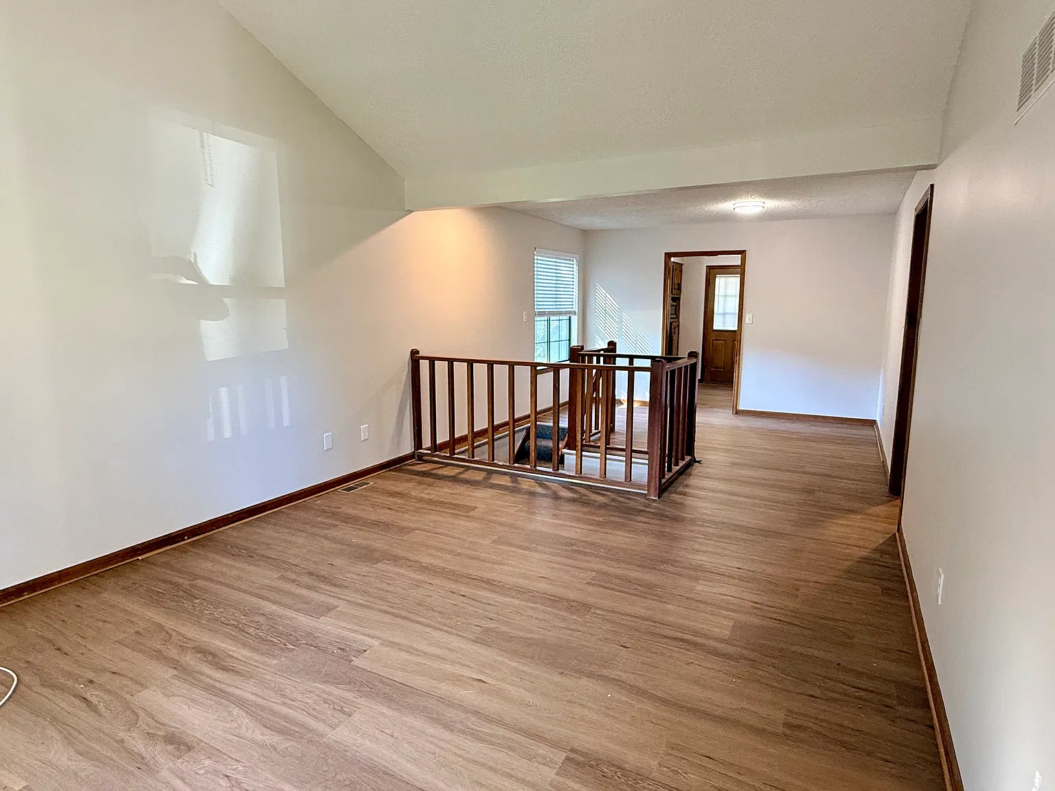 3 bed, $1,595 — Photo 2